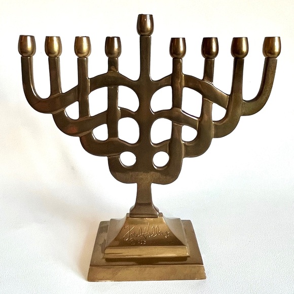 Vintage Brass Menorah Artist Signed Fred Hollinger MCM Brutalist Hanukkah Gift - Picture 8 of 8